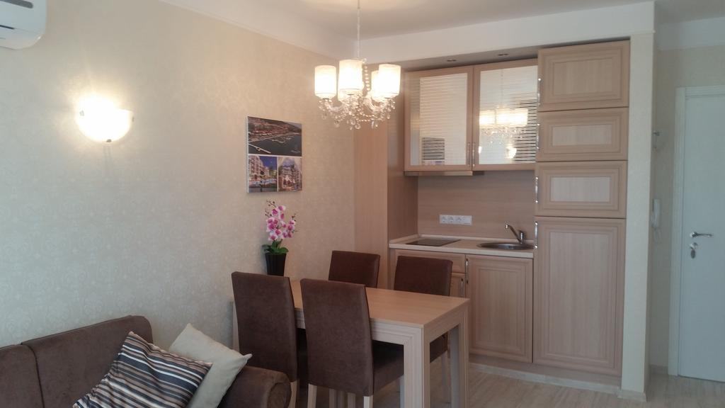 Harmony Suites Apartment Свети Влас Екстериор снимка
