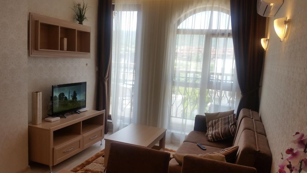Harmony Suites Apartment Свети Влас Екстериор снимка